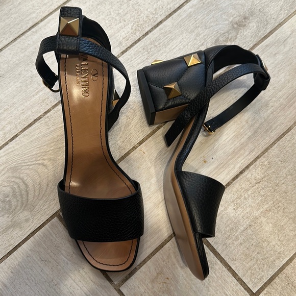 Valentino Shoes - Never worn black Valentino heels size 38.5